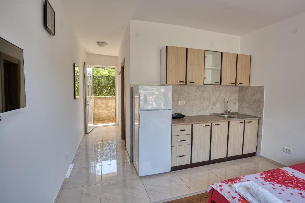 Apartmani Cukic Rafailovici บุดวา ภายนอก รูปภาพ